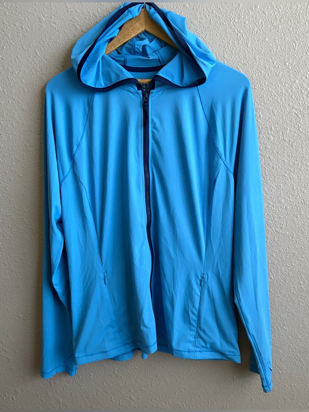 Title Nine Blue Sunbuster UPF 50 Long Sleeve Zip Up Lightweight Hooded Jacket